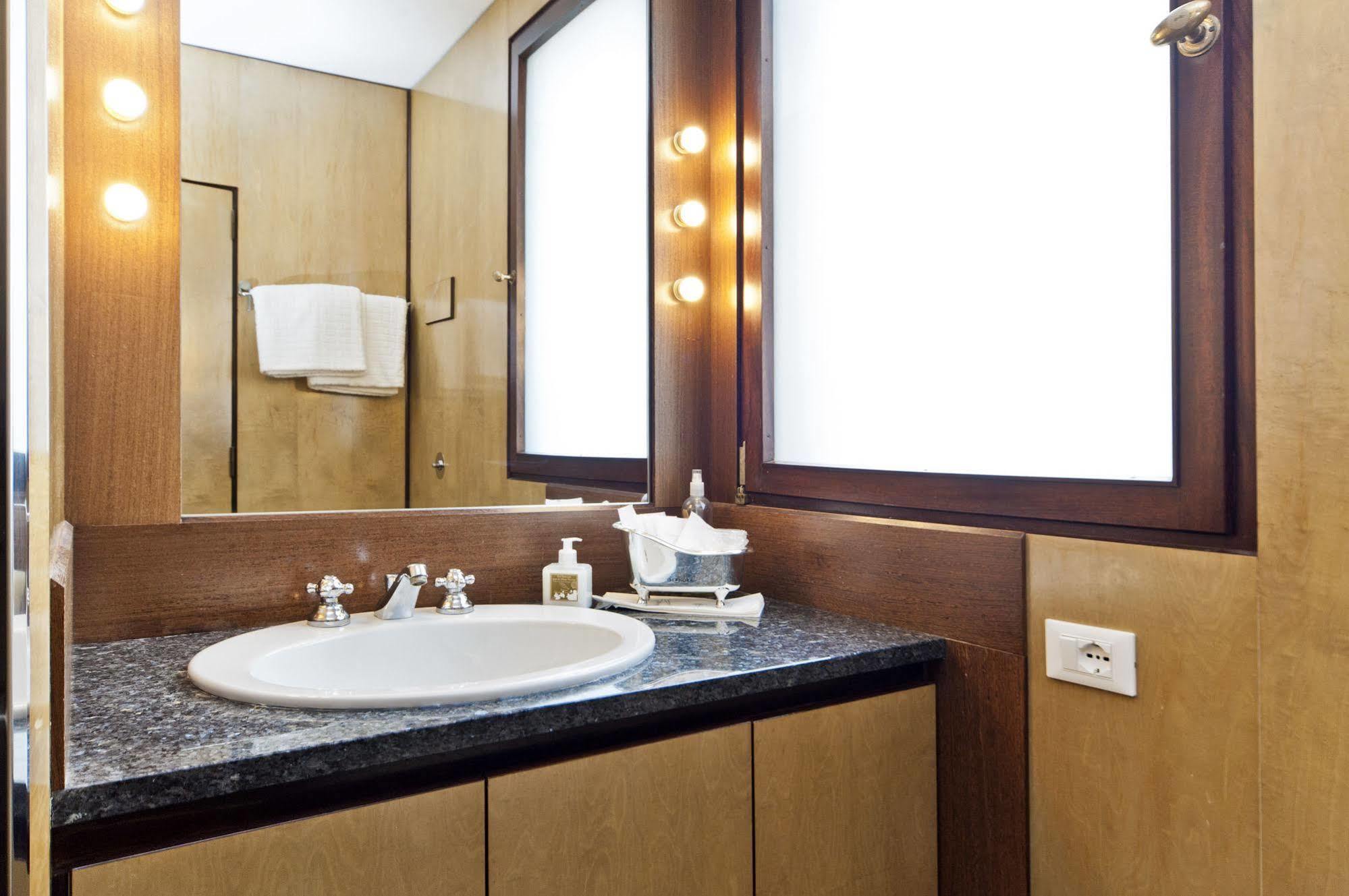 Elegant Terrace Apartment Near Piazza San Marco Last Floor No Lift Venice Luaran gambar