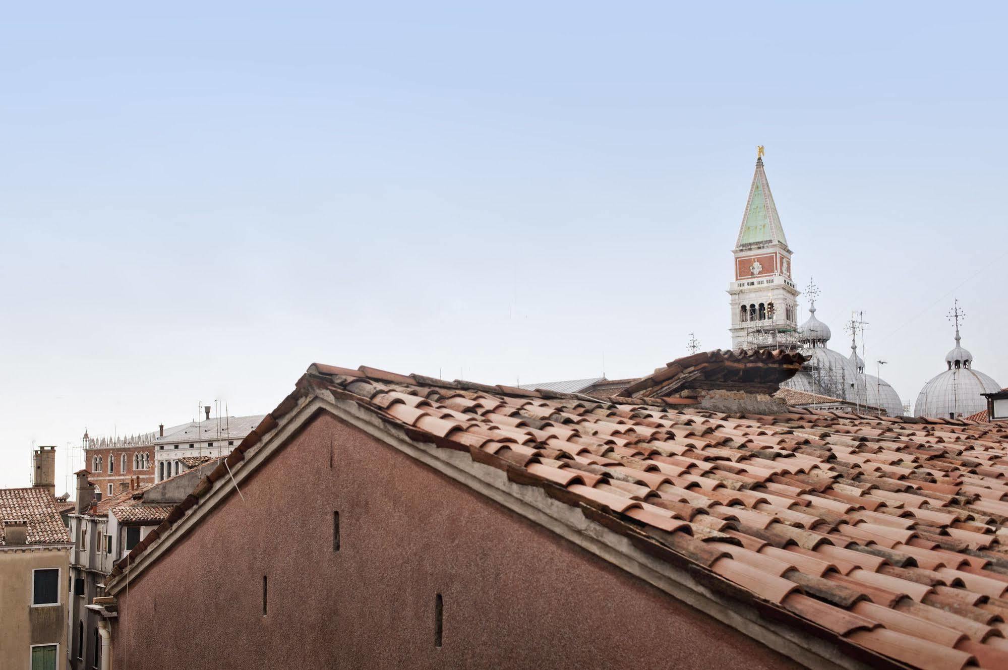 Elegant Terrace Apartment Near Piazza San Marco Last Floor No Lift Venice Luaran gambar